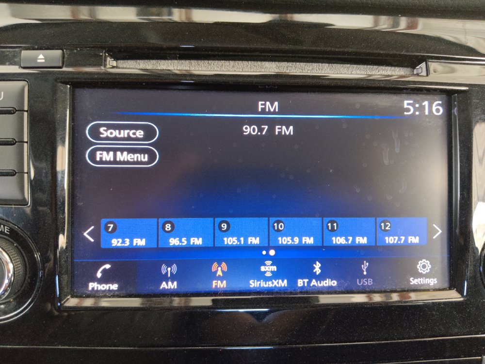 Used 2020 Nissan Rogue SV FWD image 25