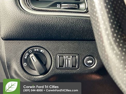 Used 2019 Dodge Challenger SRT Hellcat Redeye image 19