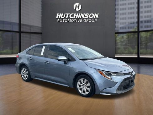 Used 2020 Toyota Corolla LE image 1