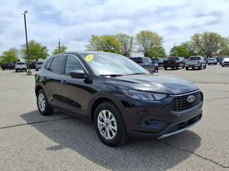Used 2023 Ford Escape Active w/ Tech Pack #1 AWD/4WD video 3