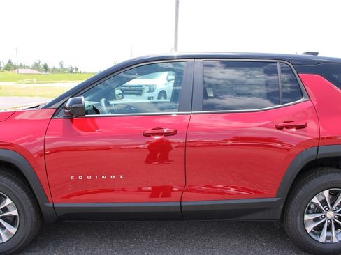 New 2027 Chevrolet Equinox LT w/ Safety and Technology Package FWD image 6