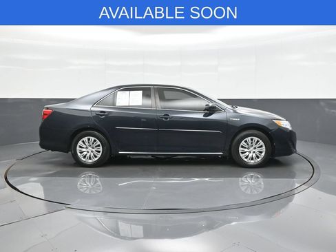 Used 2014 Toyota Camry LE FWD image 8