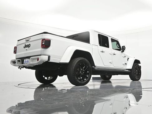 Used 2021 Jeep Gladiator Overland AWD/4WD image 41