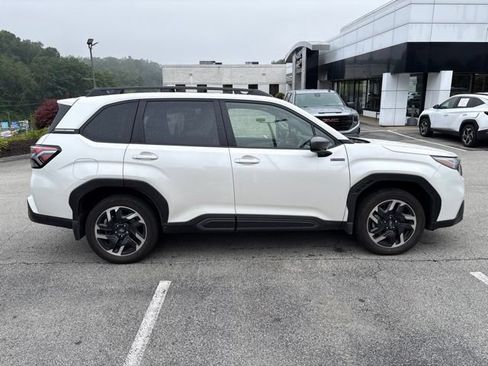 Used 2025 Subaru Forester Limited AWD/4WD image 6