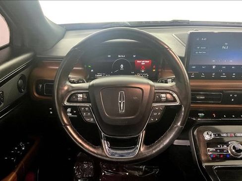 Used 2022 Lincoln Nautilus Reserve w/ Equipment Group 201A AWD/4WD image 5