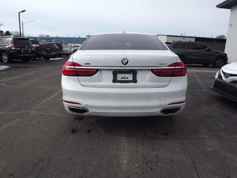 Used 2018 BMW 750i xDrive AWD/4WD image 4