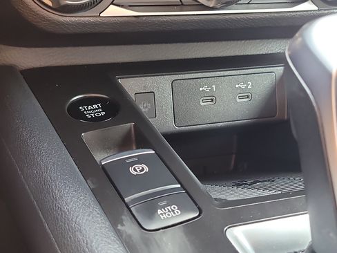 Used 2025 Nissan Kicks SV image 25