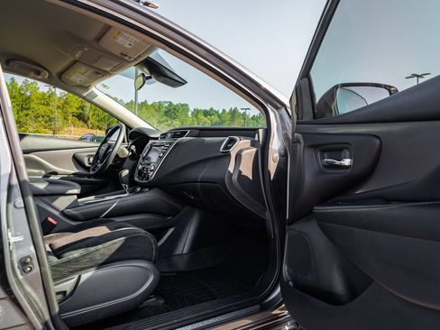 Used 2023 Nissan Murano S FWD image 11