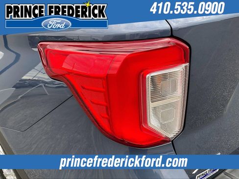 Used 2021 Ford Explorer XLT image 28