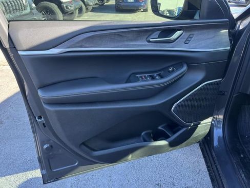 New 2026 Jeep Grand Wagoneer Limited image 21