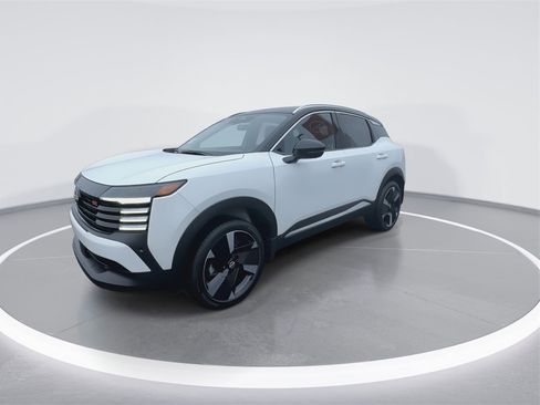 New 2025 Nissan Kicks SR image 4