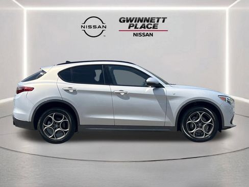 Used 2023 Alfa Romeo Stelvio Ti image 31