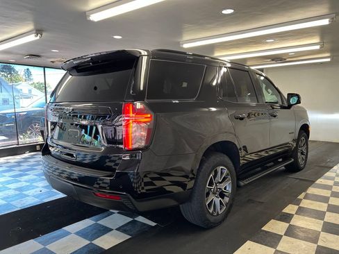 Used 2023 Chevrolet Tahoe Z71 w/ Luxury Package AWD/4WD image 15