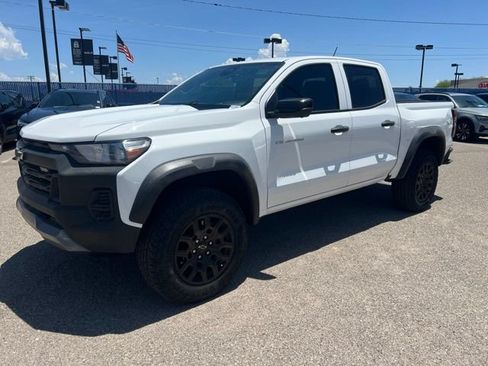 Used 2024 Chevrolet Colorado Trail Boss w/ Technology Package AWD/4WD image 7
