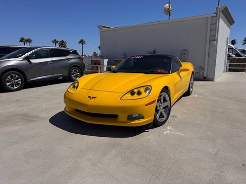 Used 2007 Chevrolet Corvette Coupe w/ Preferred Equipment Group RWD image 3