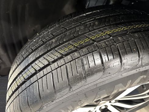 Used 2023 Ford Explorer ST-Line image 38