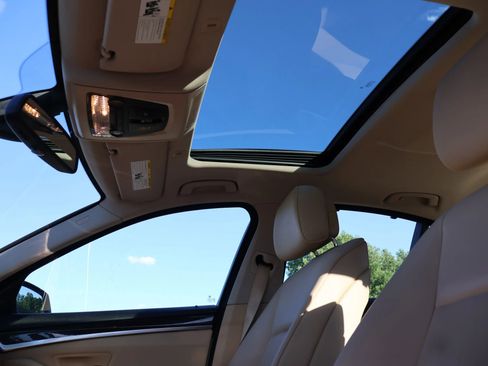 Used 2011 BMW 535i xDrive 535i xDrive Sedan 4D image 36