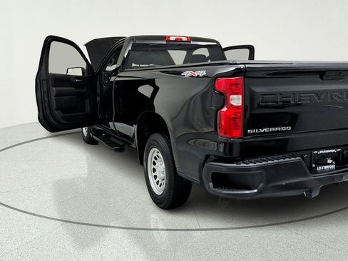 Certified 2022 Chevrolet Silverado 1500 W/T w/ WT Convenience Package AWD/4WD image 11