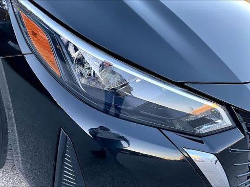 Certified 2025 Nissan Sentra SV image 26