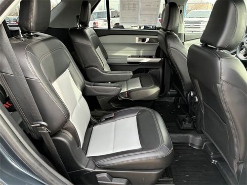 Certified 2022 Ford Explorer XLT w/ Equipment Group 202A image 18