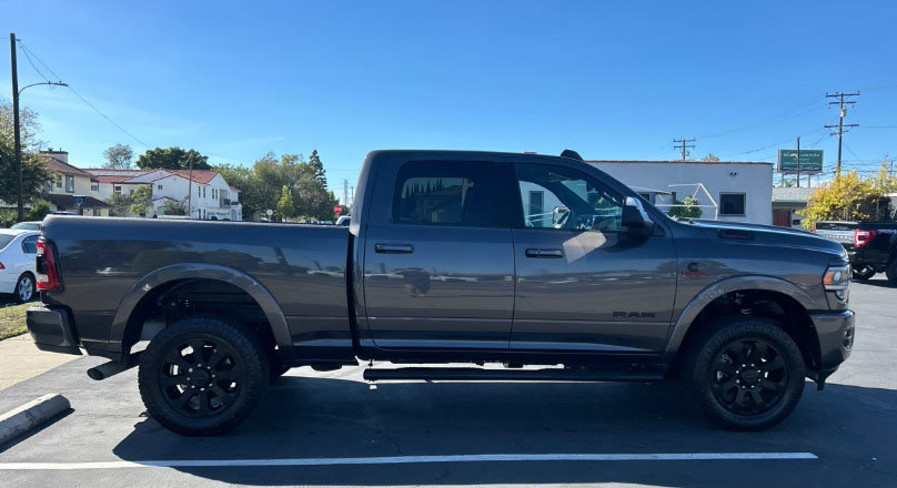 Used 2021 RAM 2500 Laramie w/ Night Edition AWD/4WD image 3