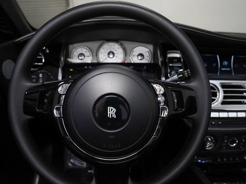 Used 2019 Rolls-Royce Dawn RWD image 44
