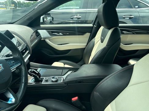 Used 2021 Cadillac CT5 V w/ Premium Package RWD image 3