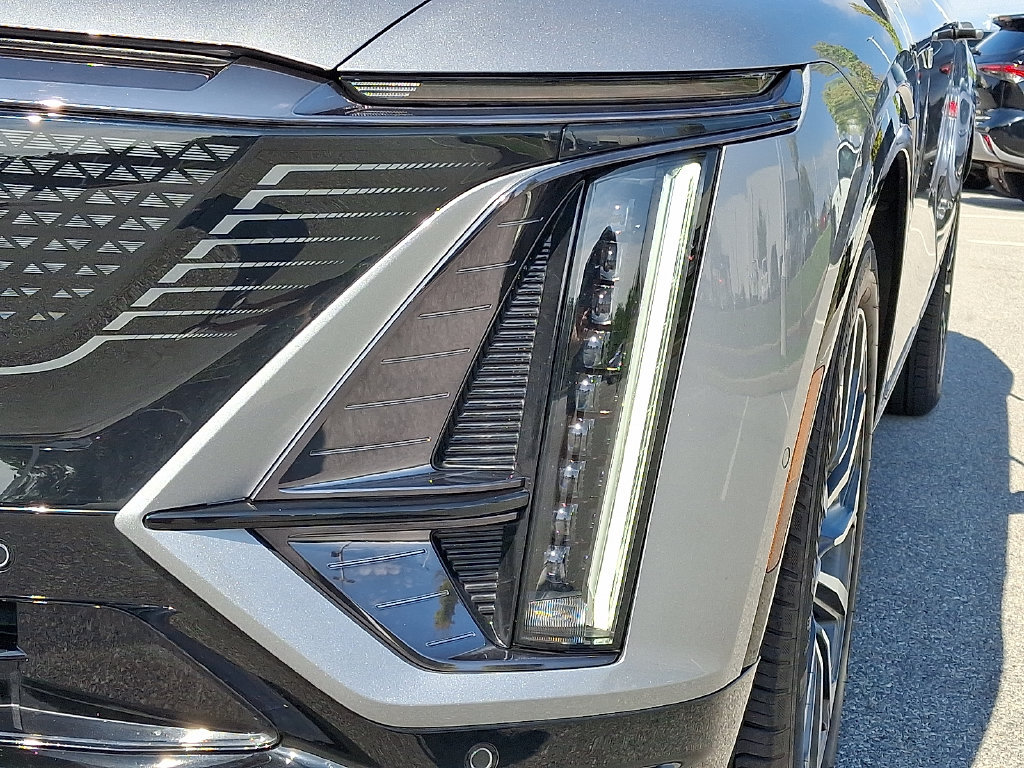 Used 2025 Cadillac Lyriq Sport w/ LPO, Floor Liner Package AWD/4WD image 10