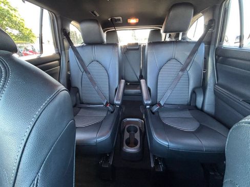 Used 2025 Toyota Highlander XSE AWD/4WD image 37