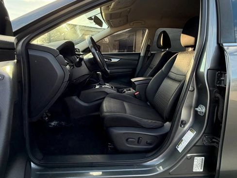 Used 2017 Nissan Rogue SV AWD/4WD image 5