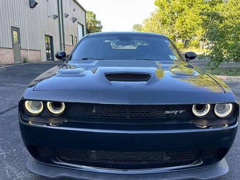 Used 2015 Dodge Challenger SRT Hellcat RWD image 7