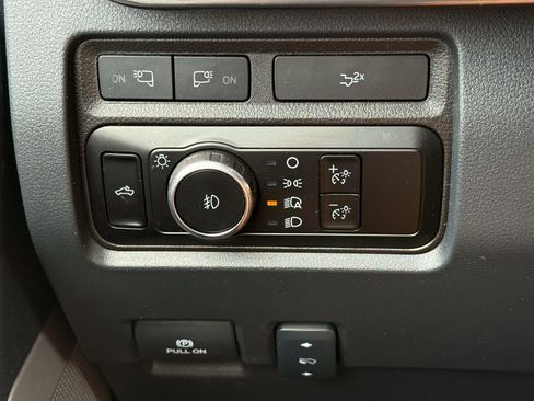 Used 2024 Ford F250 Lariat w/ Sport Appearance Package AWD/4WD image 23