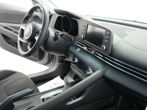 Used 2023 Hyundai Elantra SEL image 22