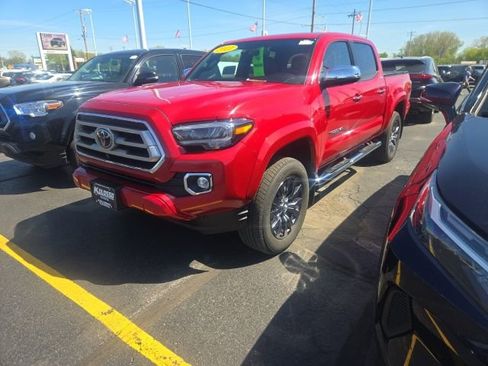 Used 2021 Toyota Tacoma Limited AWD/4WD image 3