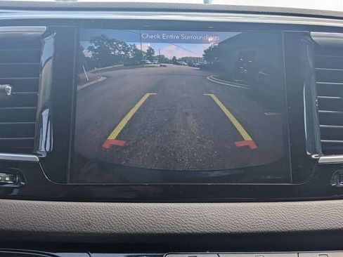 Used 2018 Chrysler Pacifica Touring-L Plus FWD image 24