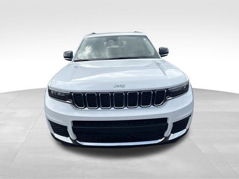 Certified 2023 Jeep Grand Cherokee L Limited AWD/4WD image 9