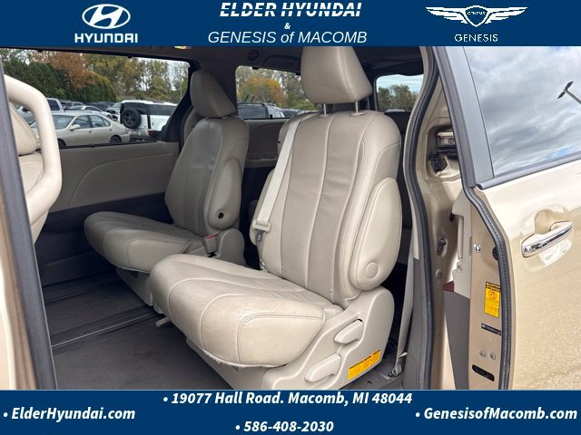 Used 2014 Toyota Sienna XLE FWD image 22