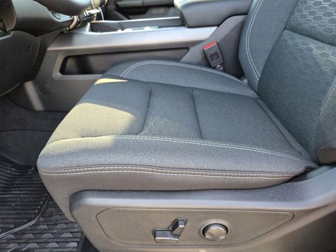 New 2026 RAM 1500 4x4 Crew Cab image 14