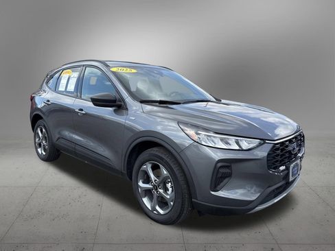 Used 2025 Ford Escape ST-Line image 6