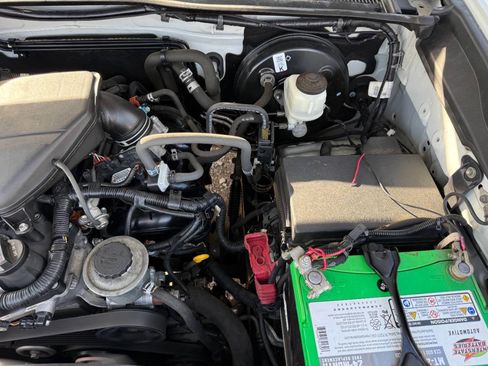 Used 2019 Toyota Tacoma SR image 12