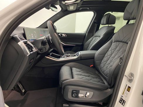 Used 2026 BMW X5 M60i image 4