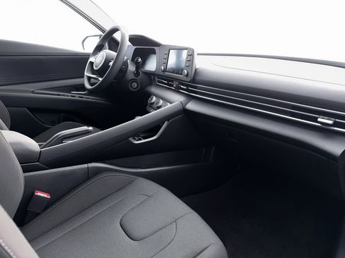 New 2026 Hyundai Elantra SE FWD image 15