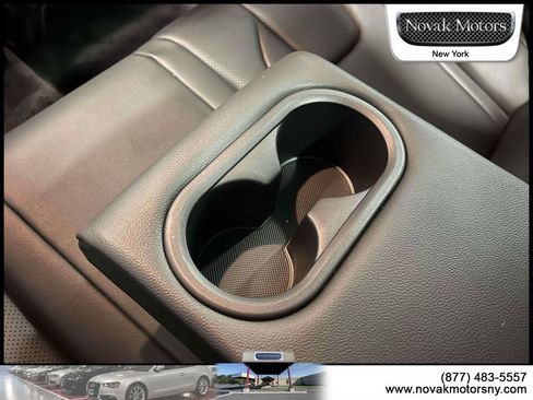 Used 2025 Hyundai Elantra Limited FWD image 14