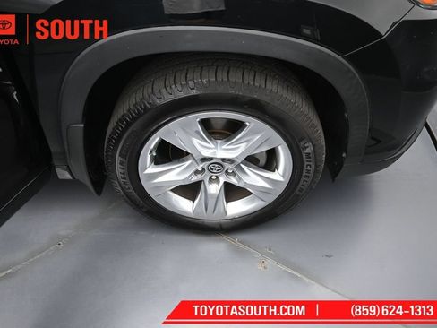 Used 2016 Toyota Highlander Limited AWD/4WD image 36