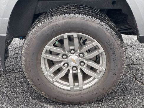 Used 2024 Chevrolet Colorado LT w/ LT Convenience Package image 17