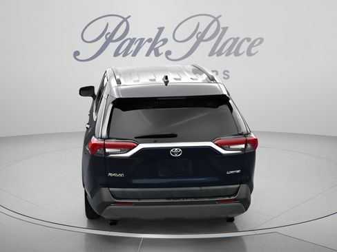 Used 2019 Toyota RAV4 Limited w/ Cold Weather Package FWD image 10