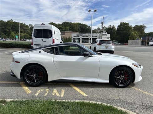 Used 2024 Nissan Z Performance w/ Floor Mat Package image 9
