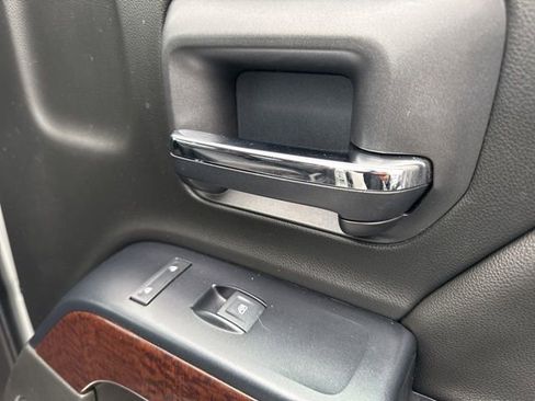 Used 2018 GMC Sierra 1500 SLE image 12