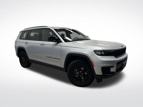 Used 2024 Jeep Grand Cherokee L Laredo image 40