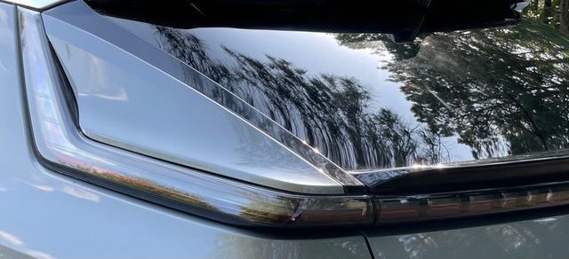 Used 2024 Cadillac Lyriq Luxury AWD/4WD image 8